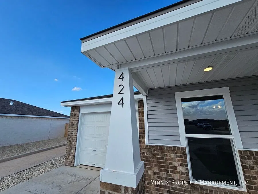 3 Bedroom/ 2 bath | Frenship ISD |424 E. 30th St. — Photo 3