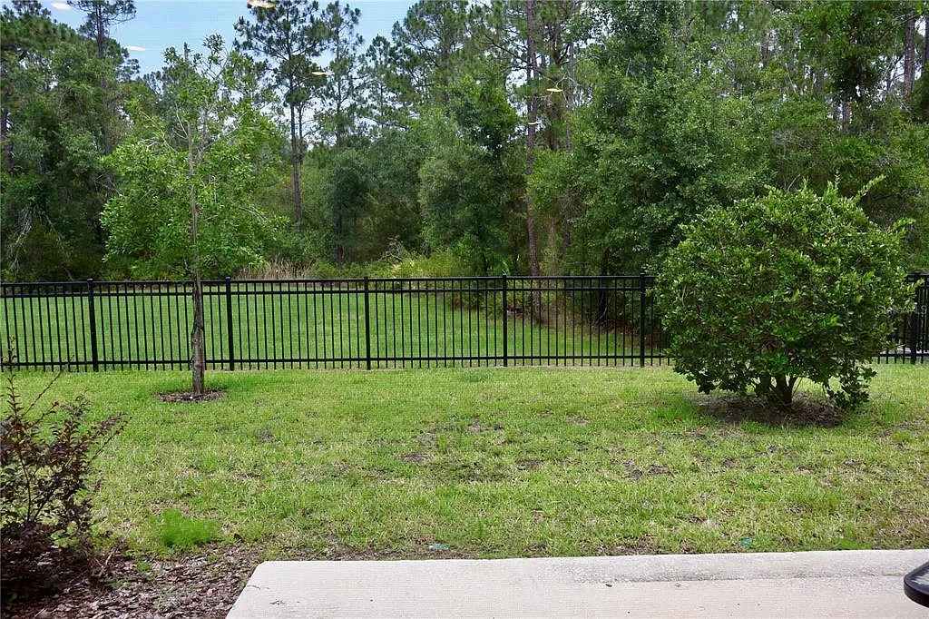 3 bed, 2.5 bath, 1373 sqft, $2,000 — Photo 4