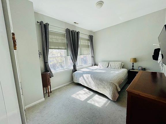 5th image of 1617 N Oakley Ave #3F