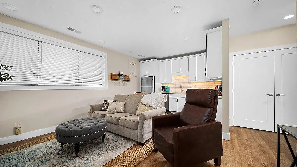 1 bed, 700 sqft, $1,250 — Photo 3