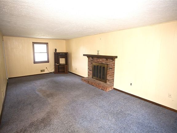 3rd image of 256 Kinvara Dr