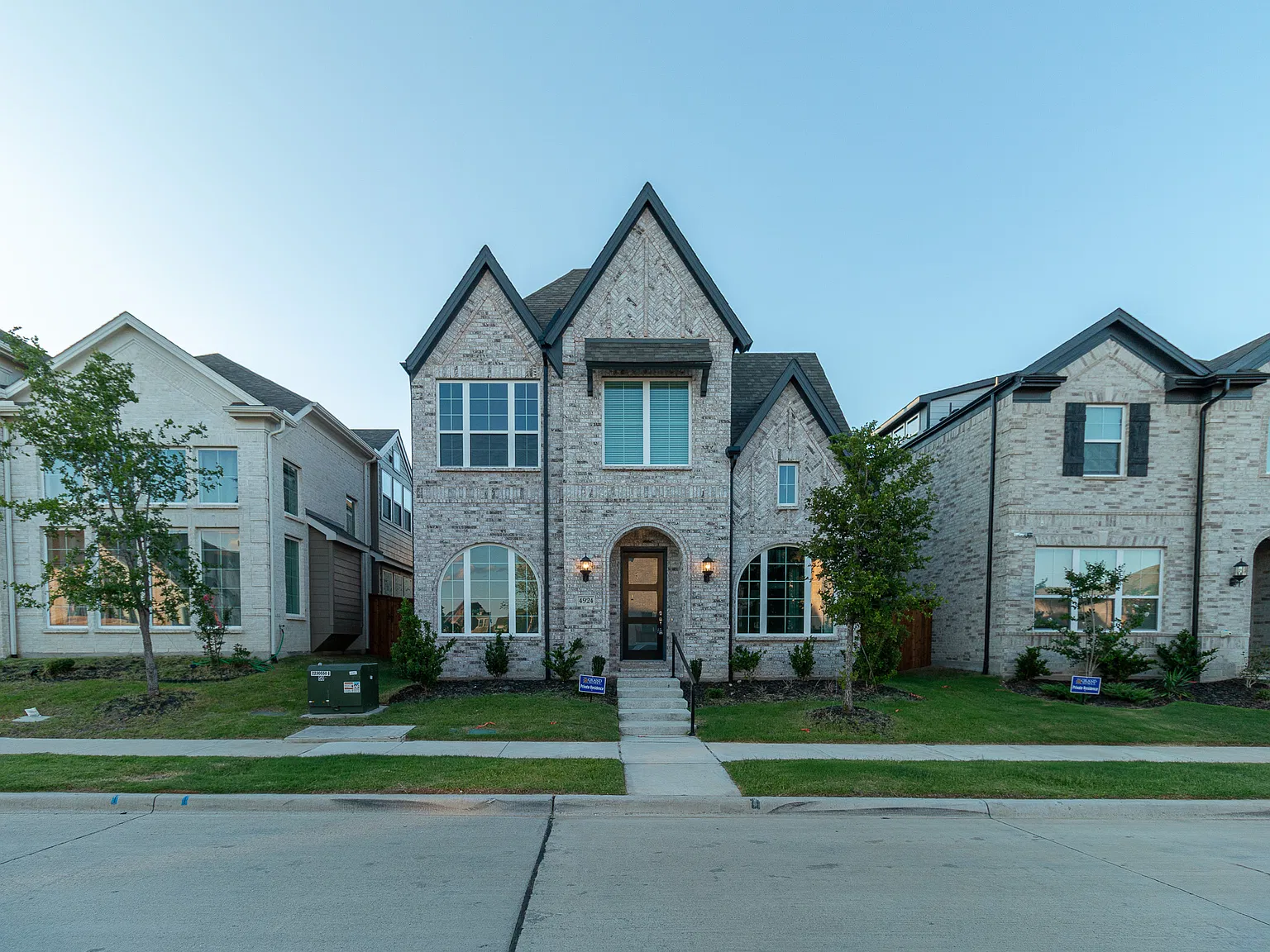 4 bed, 3.5 bath, 3479 sqft, $3,550 — Photo 1