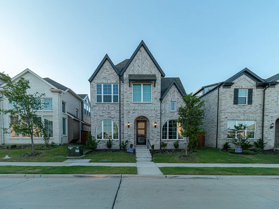 4924 Daybreak Dr