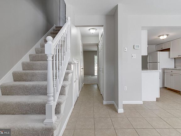 2nd image of 6436 Colonial Knls
