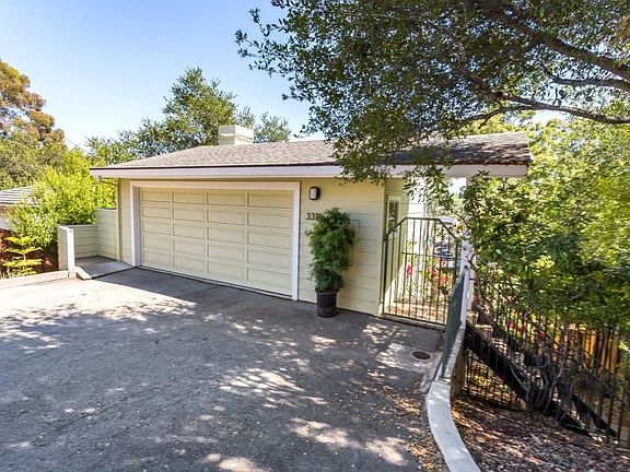 3rd image of 3319 Oak Knoll Dr