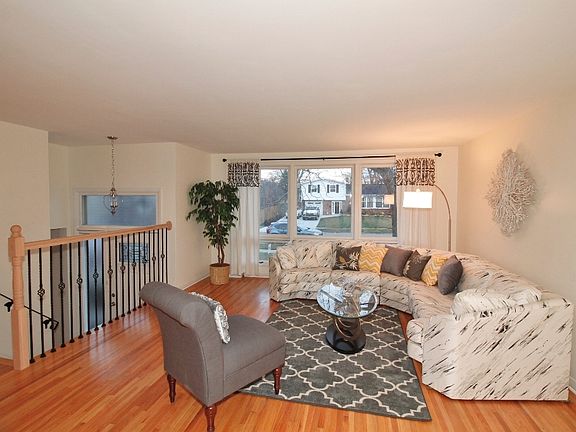 5th image of 176 Ava Ln