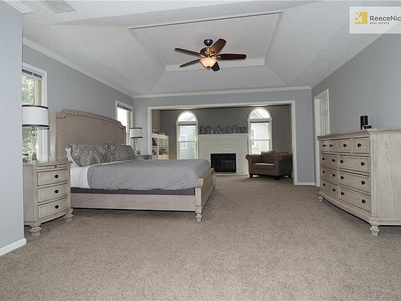 4th image of 15501 Beverly Ct