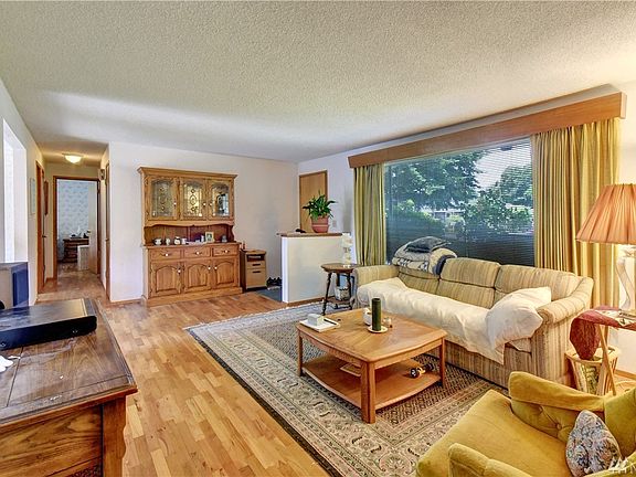 3rd image of 5430 89th St NE