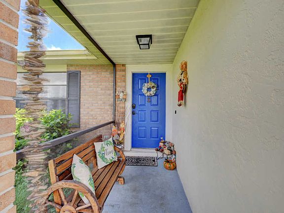 3rd image of 2485 SW Mountwell St