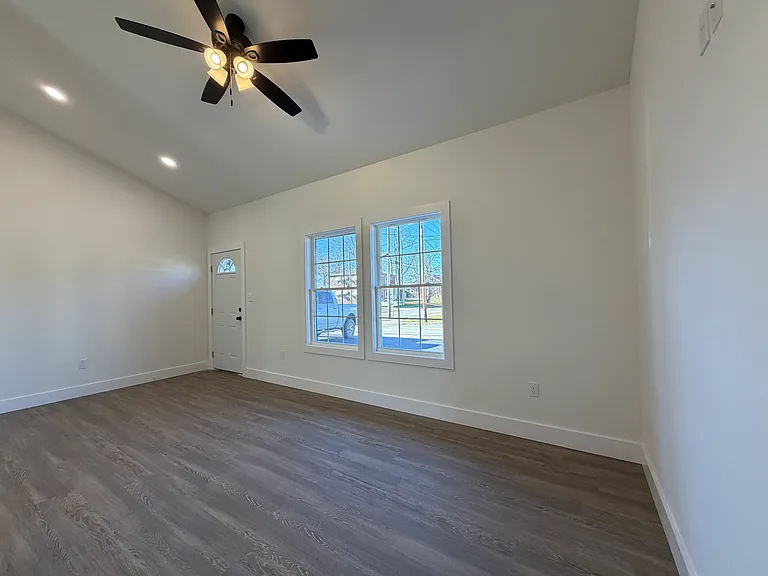 800 Engineer St #4 — Photo 5