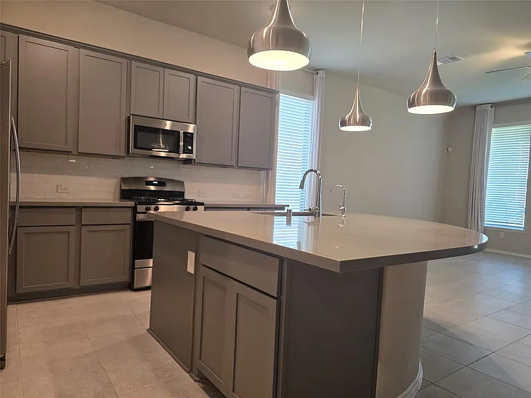 8711 Fox Trail Dr — Photo 8