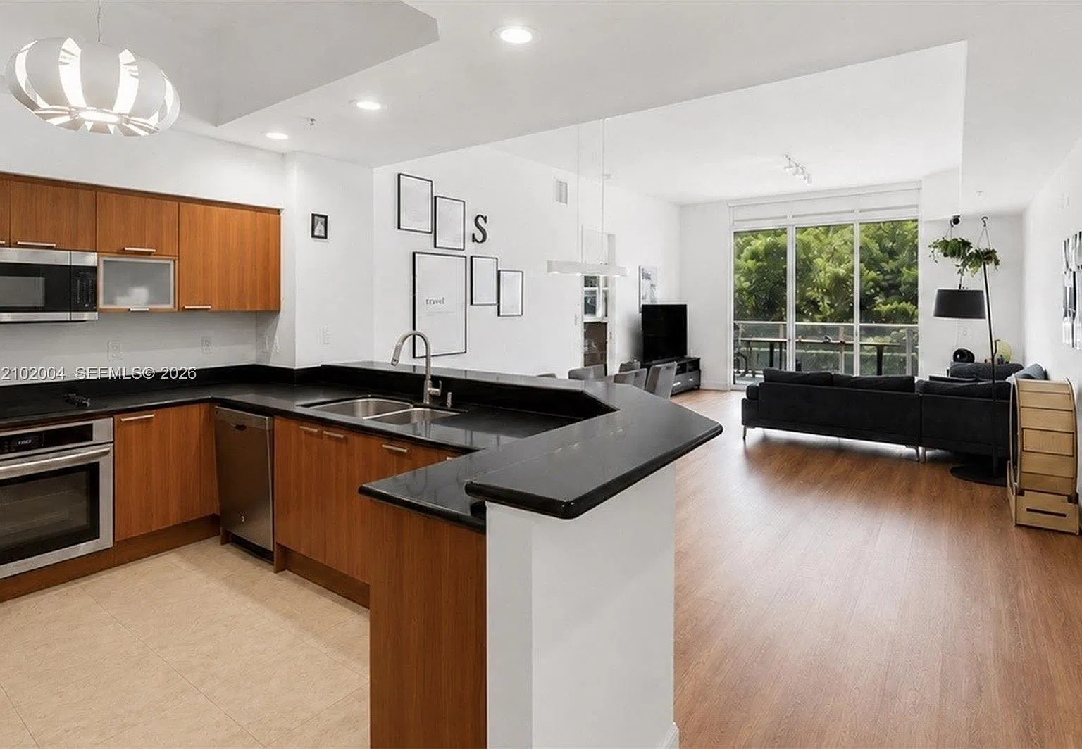 15051 Royal Oaks Ln — Photo 4