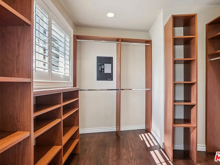 2411 Mount Olympus Dr — Photo 49