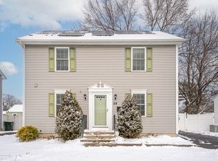 28 Notre Dame St, Springfield, MA 01104