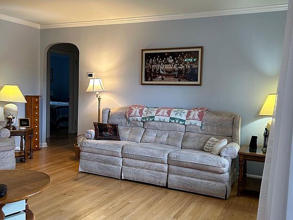 4th image of 1 Hardin Ln