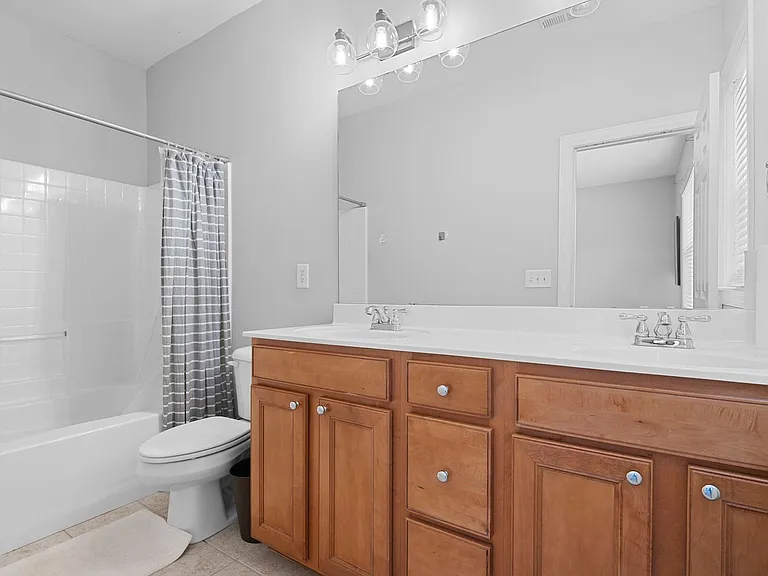 1540 N Duke St — Photo 14