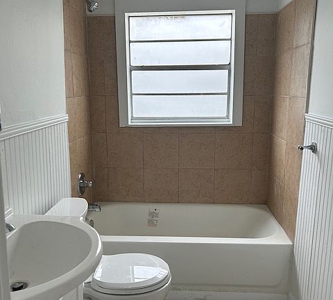 3rd image of 110 McMillan St E