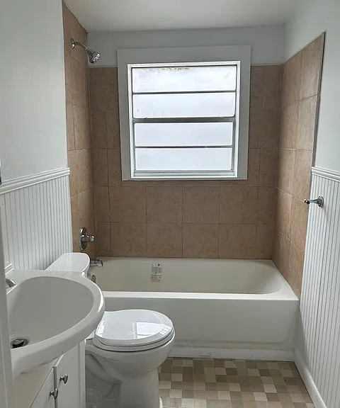 110 McMillan St E — Photo 3