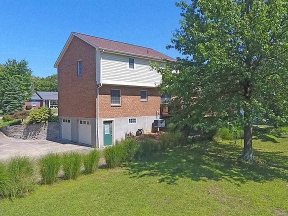 2nd image of 737 Bonnie Ln