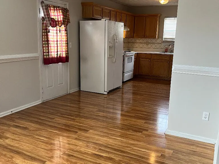 8261 Sunnydale Ln — Photo 3