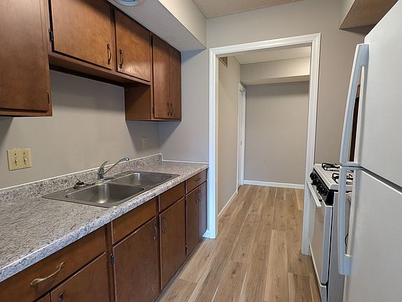 2nd image of 906 E Harding Dr APT 204