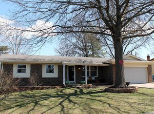 916 Tilbury Dr, Saint Charles, MO 63301