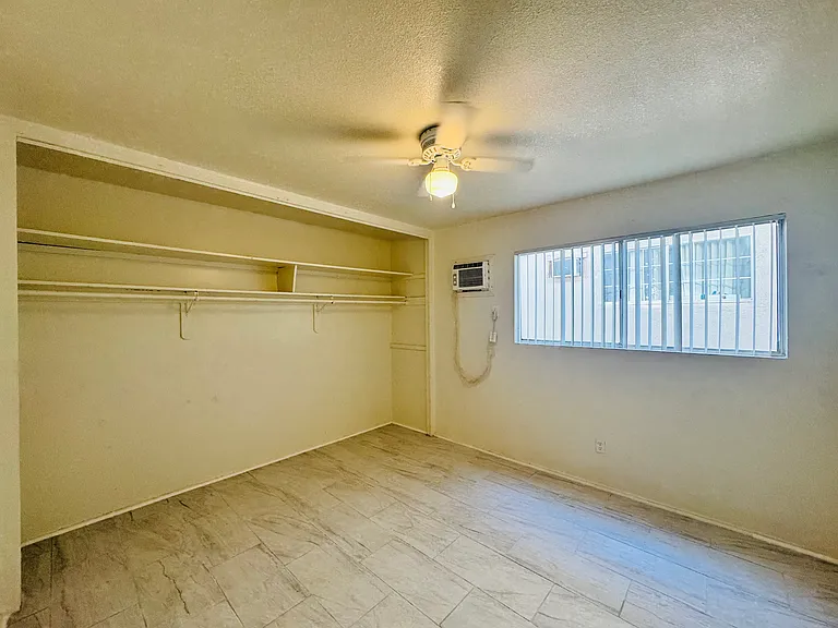181 W Buena Vista St #C — Photo 10