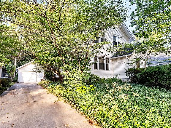 2nd image of 811 Highland Ave