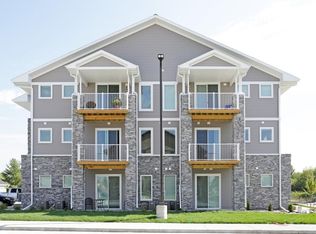 2105 Cottonwood Rd, Ames, IA 50014