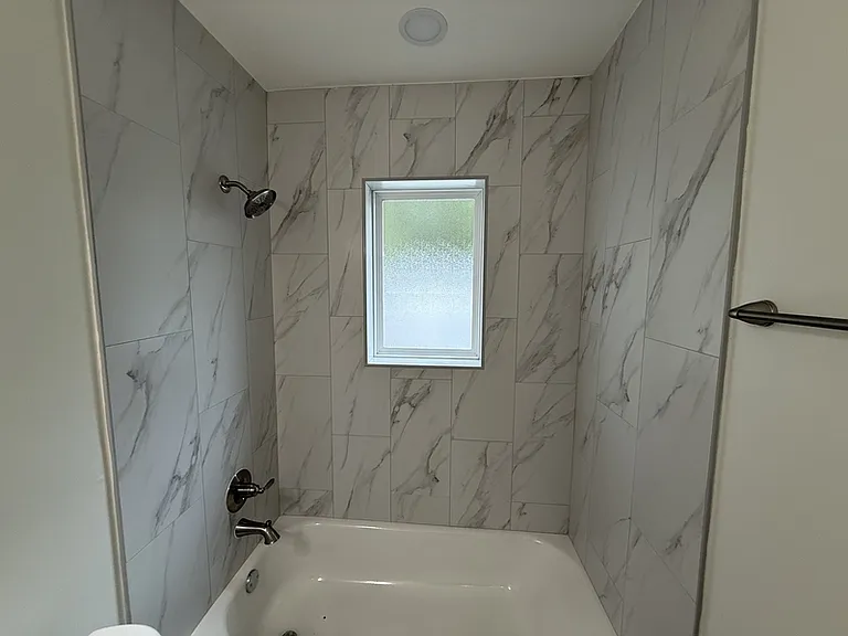 940 N Hollywood St — Photo 15