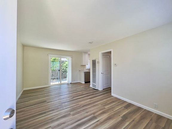 3rd image of 469-479 Franklin St #Fra475
