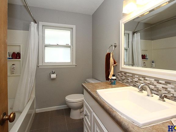 2nd image of 801 N 35th St
