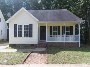 325 Cross Hill Ln, Holly Springs, NC 27540