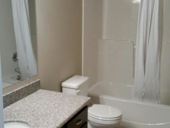 3rd image of 214 E Park St #B4