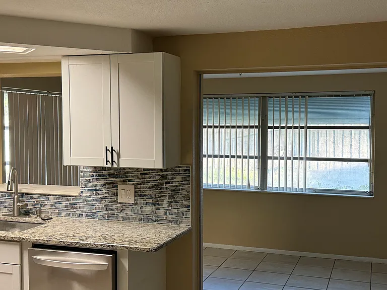 3628 Oxford Dr — Photo 12