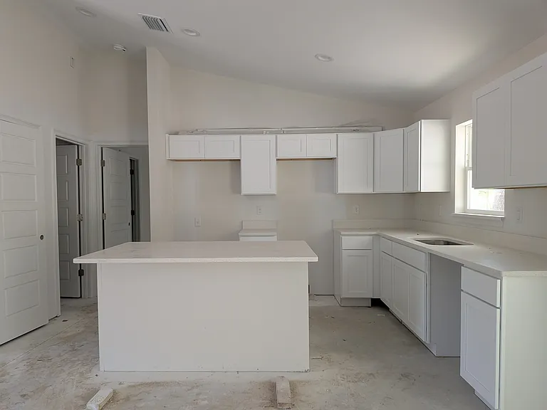 3140 W Juliet Pl — Photo 4