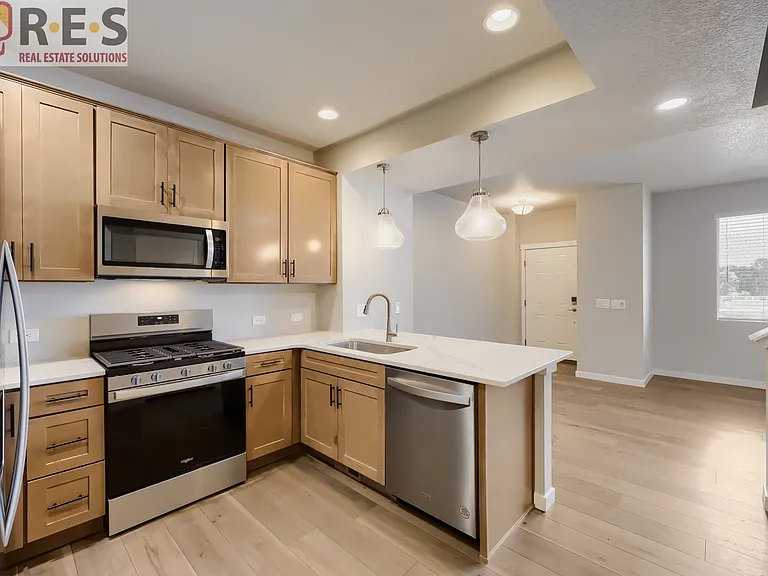 3659 Levy Park Dr — Photo 5