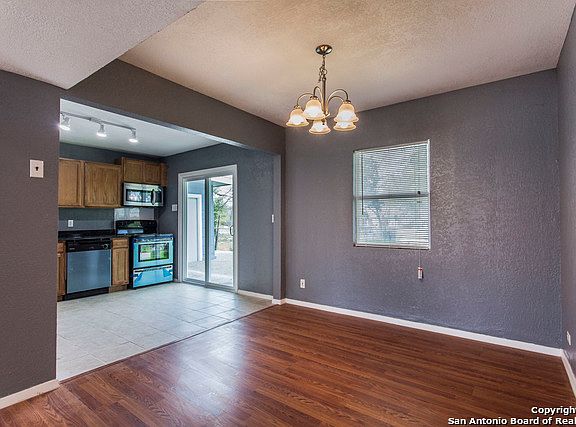 5th image of 2837 W Mistletoe Ave