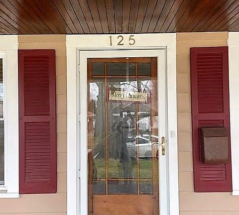 5th image of 125 Woodstock Dr