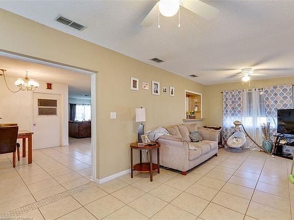 5th image of 2642 Orange Grove Dr