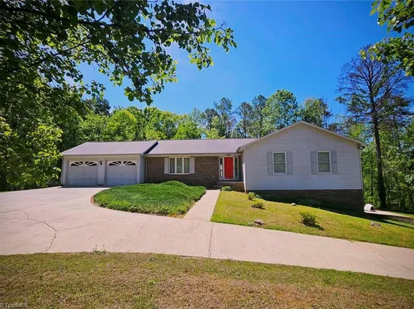 1495 Devaux Rd, Rural Hall, NC 27045