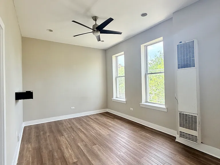 2059 W 23rd St #2R — Photo 7