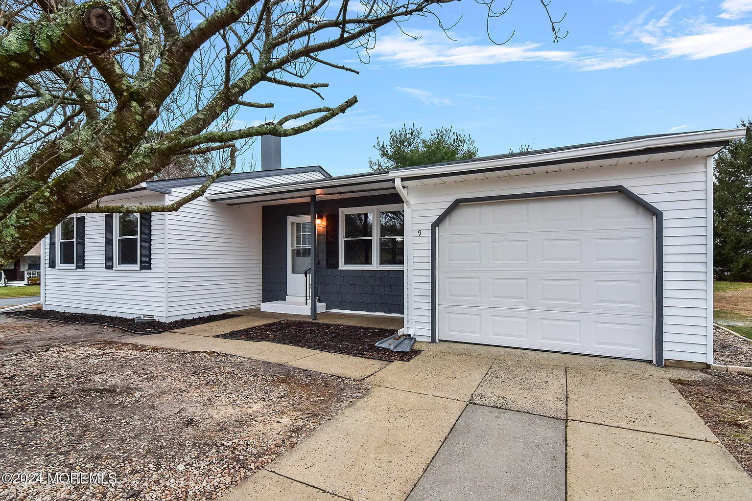 9 Eaton Lane photo 1