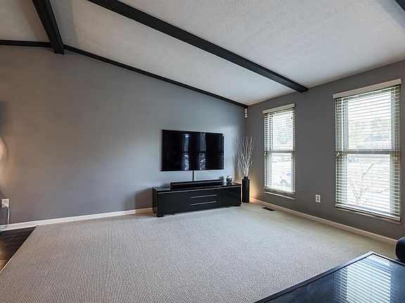 5th image of 8587 Coran Dr