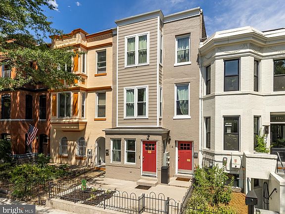 3rd image of 114 Quincy Pl NE #1