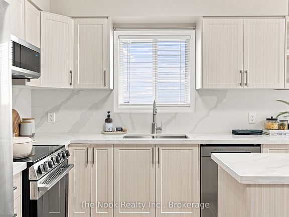 5th image of 638 Longworth Ave