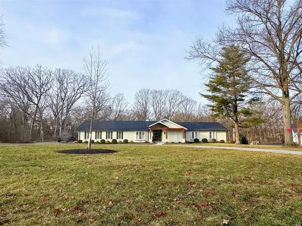 31 Crown Manor Dr, Chesterfield, MO 63005