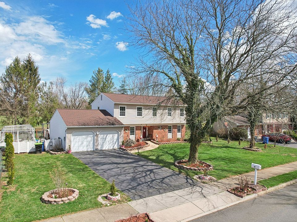 1st image of 12 Mackenzie Ln #1
