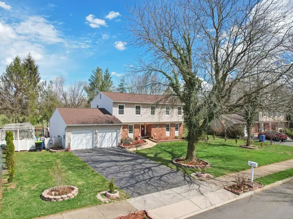 12 Mackenzie Ln #1, Plainsboro, NJ 08536