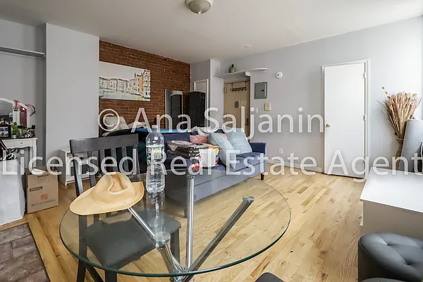 Rented by Citi Zone Realty | media 4